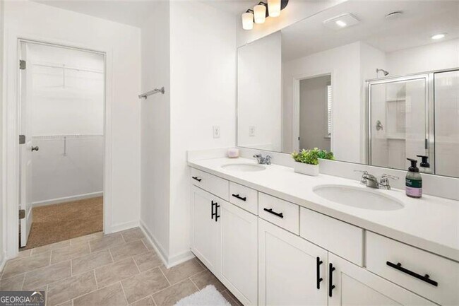 Building Photo - 1530 Brantin Dr