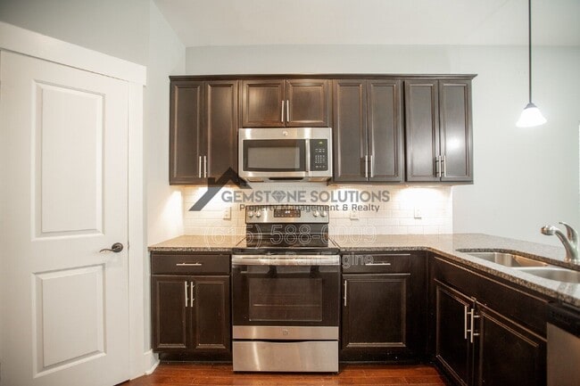 Building Photo - 1041 Honey Bush Cir