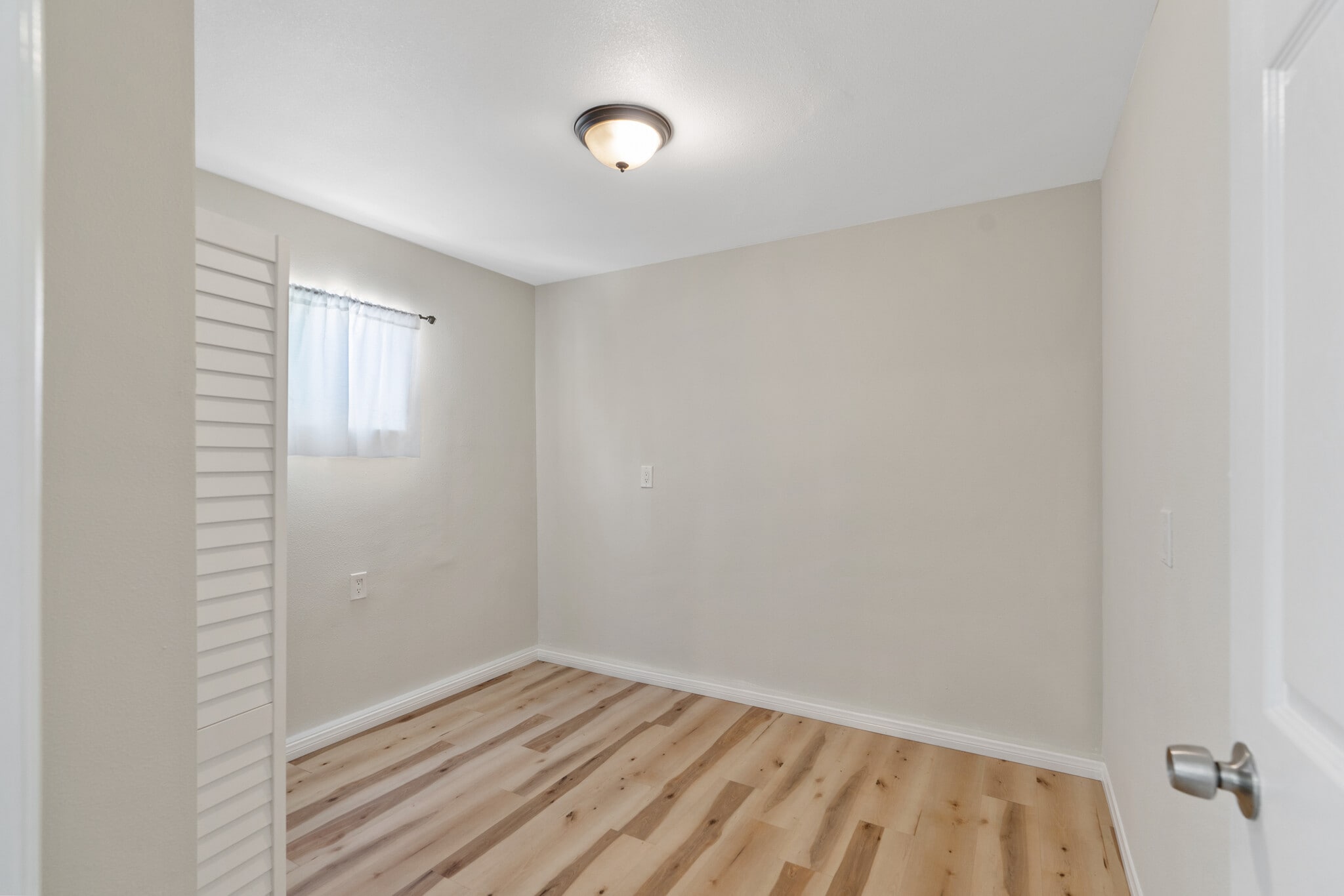 Building Photo - 1828 W 47th St