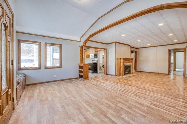 Building Photo - 321 Longspur Ln