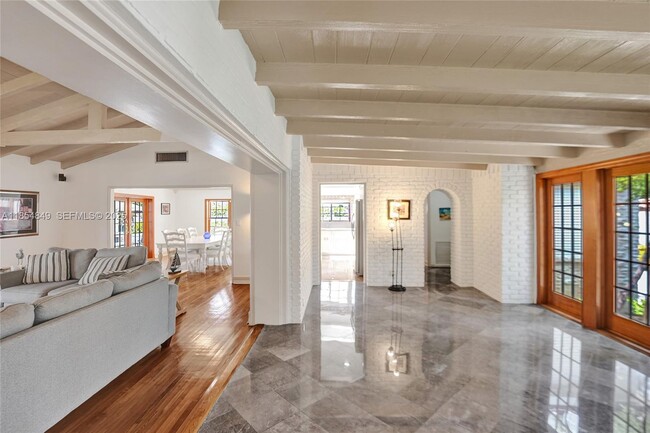 Building Photo - 609 Isle of Palms Dr