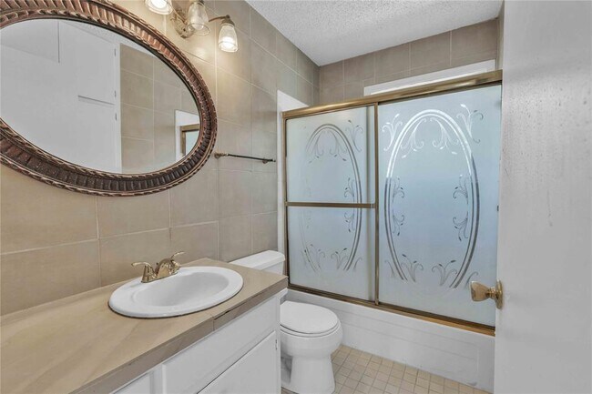 Building Photo - 5210 Woodrow Ave