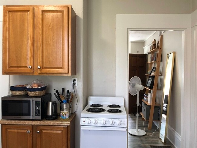 Building Photo - 13 Nonantum Pl