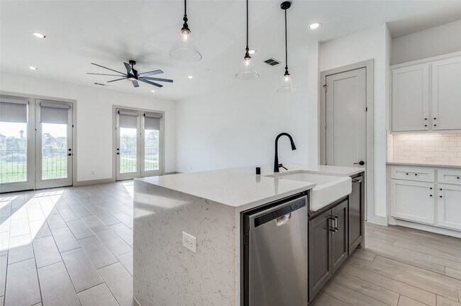 Building Photo - 2609 La Altura Ln