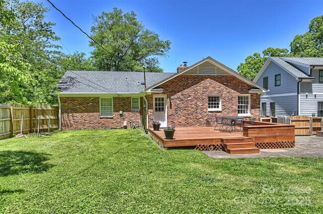 Building Photo - 5200 Murrayhill Rd
