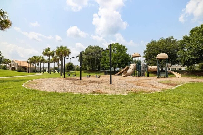 Building Photo - 321 Dogwood Cir