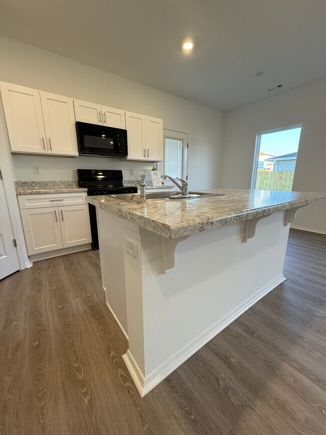 Building Photo - 6716 Memphis