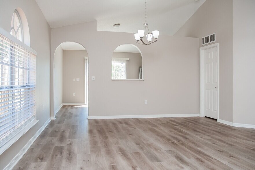 Building Photo - 1023 Brenton Leaf Dr