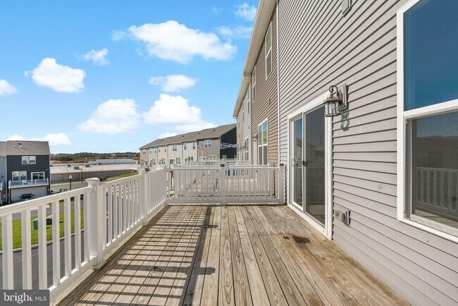 Building Photo - 66 National St