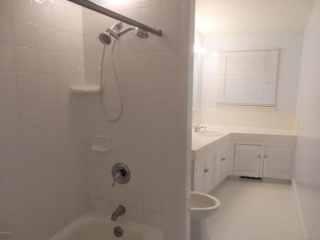 Building Photo - 4 Split Timber Pl