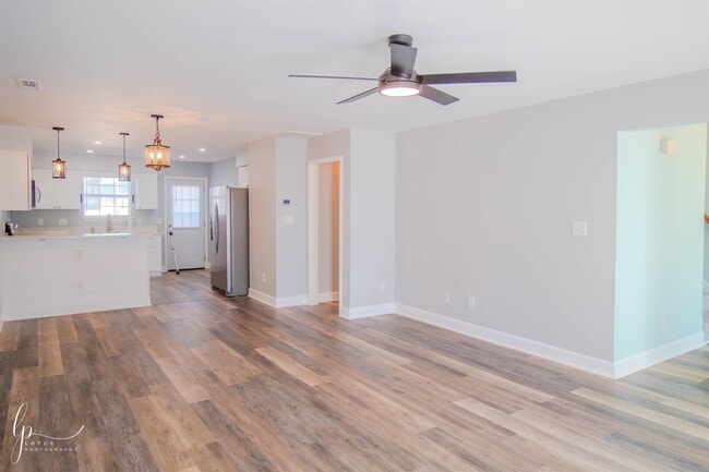 Building Photo - 4271 Park Way Ln