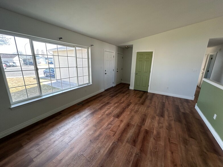 Front room - 3081 Jackie Ct