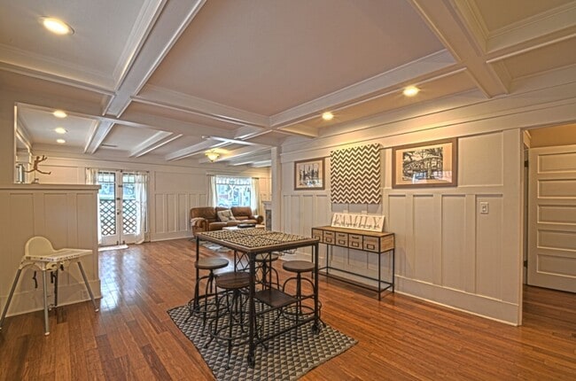 Building Photo - Beautifully Renovated Craftsman with Private Yard & Guest Suite in Prime Bankers Hill