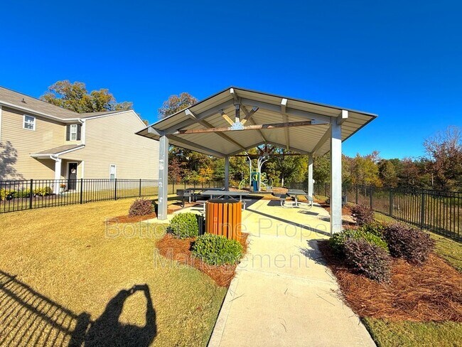 Building Photo - 9132 Creedmore Hills Dr