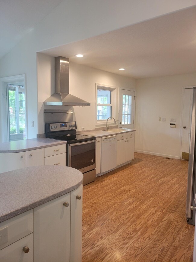 Building Photo - 11 Milnor Cir