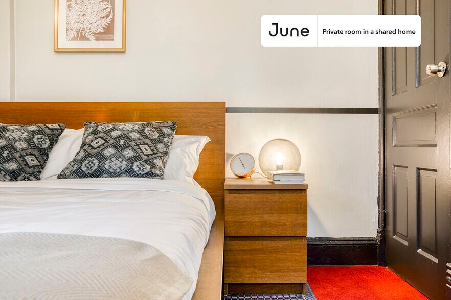 Building Photo - Room in Shared 4 bed/2 bath home