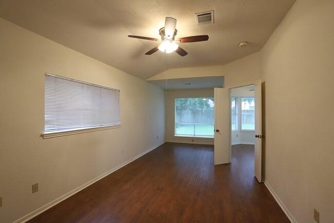 Building Photo - 1210 Strawberry Park Ln