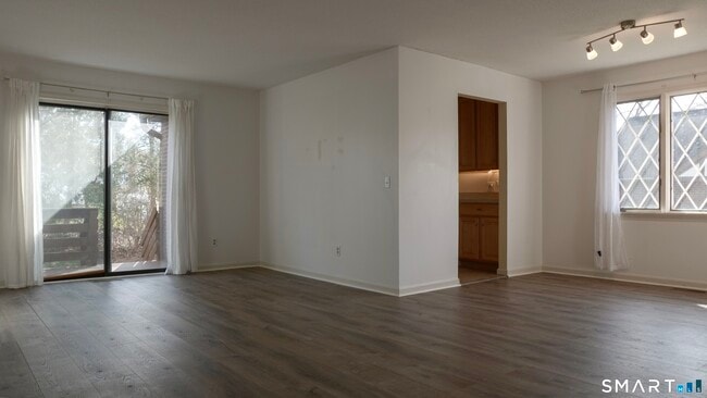 Building Photo - 23 Derbyshire