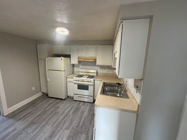 Building Photo - 260 Pronesti Ln