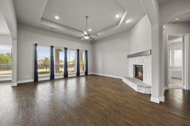 Building Photo - 605 Emerson Dr