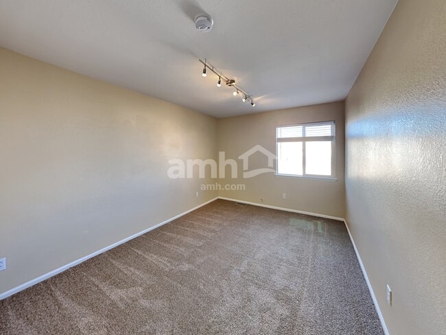 Building Photo - 4892 Waldenwood Dr