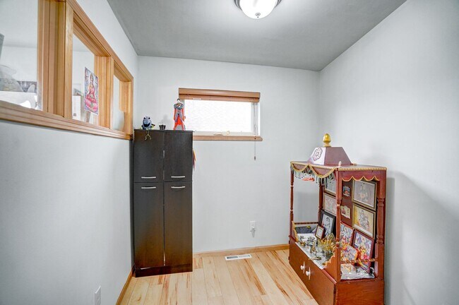 Building Photo - 818 Redan Dr
