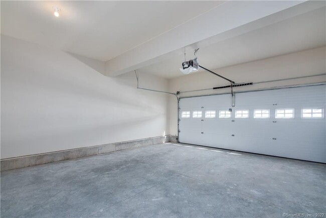Building Photo - 28 Woodside Dr