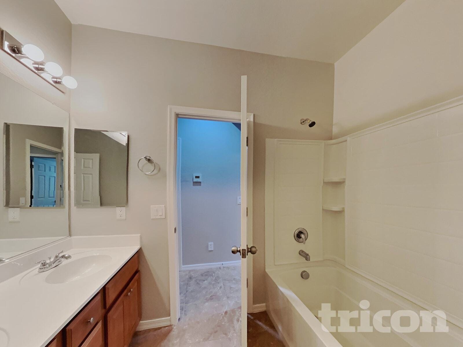 Building Photo - 2403 W Kristina Ave