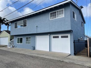 Building Photo - One Bedroom Southside Apartment with Garage!