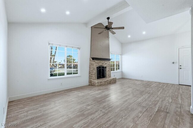Building Photo - 6353 Whippoorwill Way