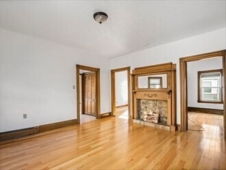 Building Photo - 8 Bradford St