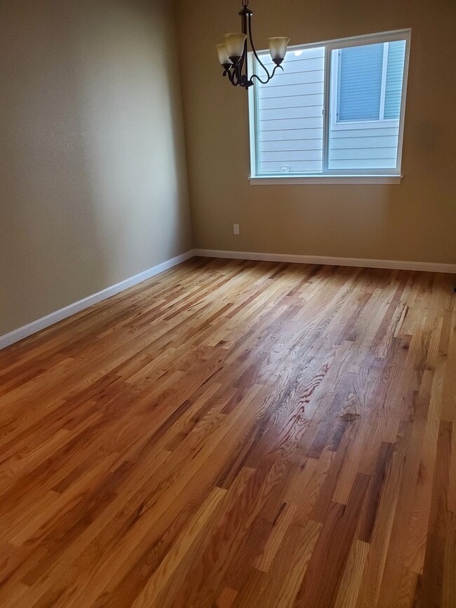 Building Photo - 3 BEDROOM, 2 BATHROOM, SINGLE FAMILY HOME WITH A 2 CAR ATTACHED GARAGE