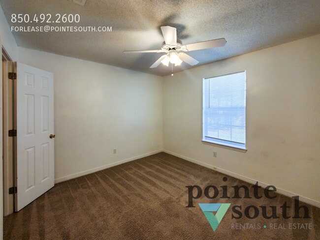 Building Photo - 412 Bay Oaks Dr