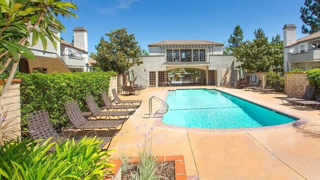 Building Photo - 23516 Magic Mountain Pkwy