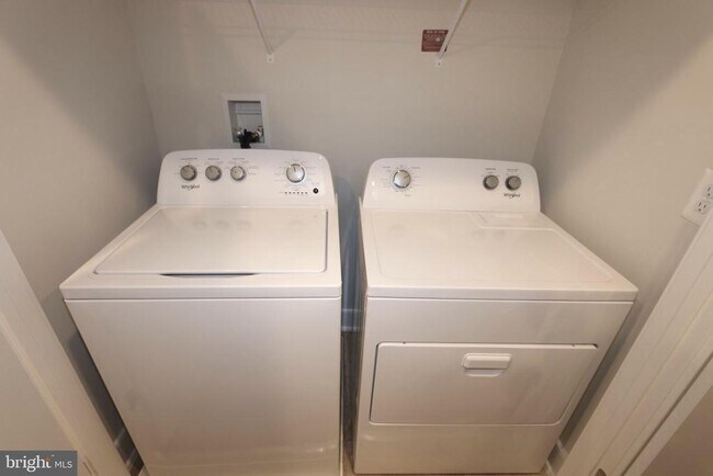 Building Photo - 9 Morrison Dr