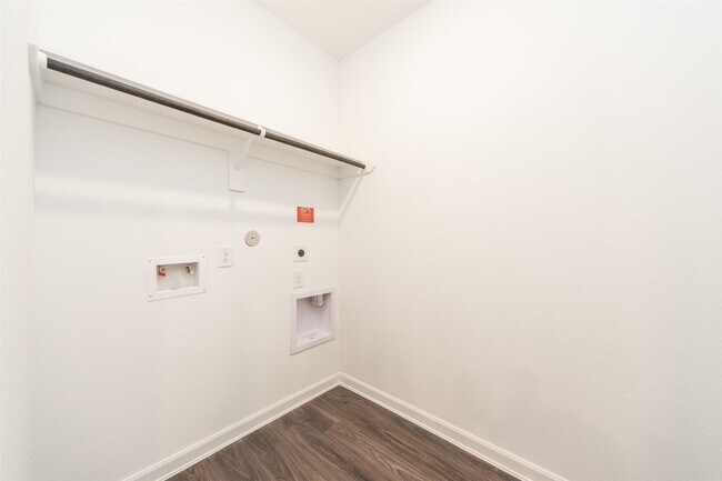 Building Photo - 3318 Paddock Landing St