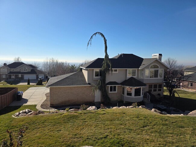 Building Photo - 982 4000 N