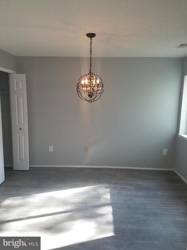 bedroom-1 - 1897A Villaridge Dr