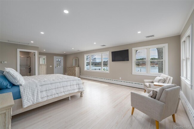 Building Photo - 1225 Westview Dr