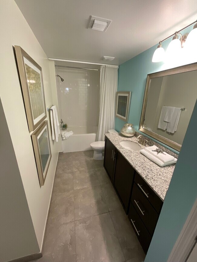 Building Photo - 10925 NW 47th Ln