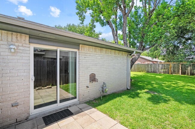 Building Photo - 20126 Seablossom Ln