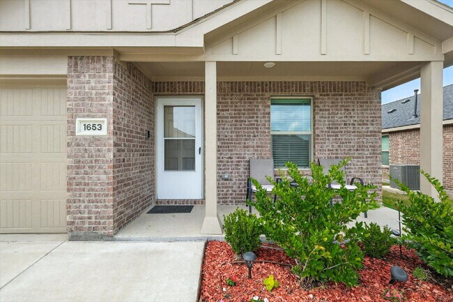 Building Photo - 1-story, 3 Bedrooms, 2 Bathrooms. Master's...