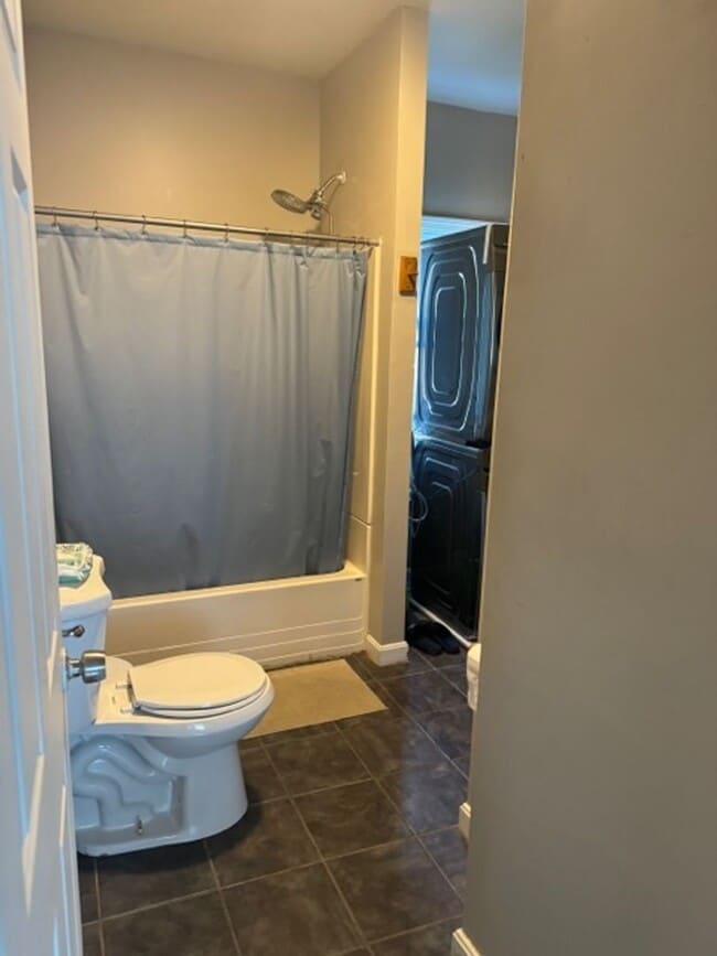 Building Photo - School Street