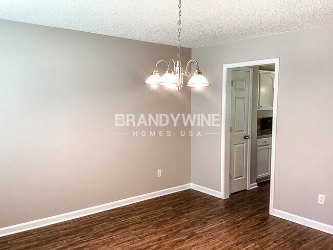 Building Photo - One month  FREE RENT!!!