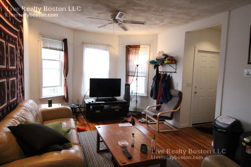 Building Photo - 58 Mansfield St