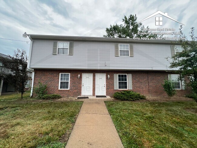 Building Photo - 533 Collier Ln