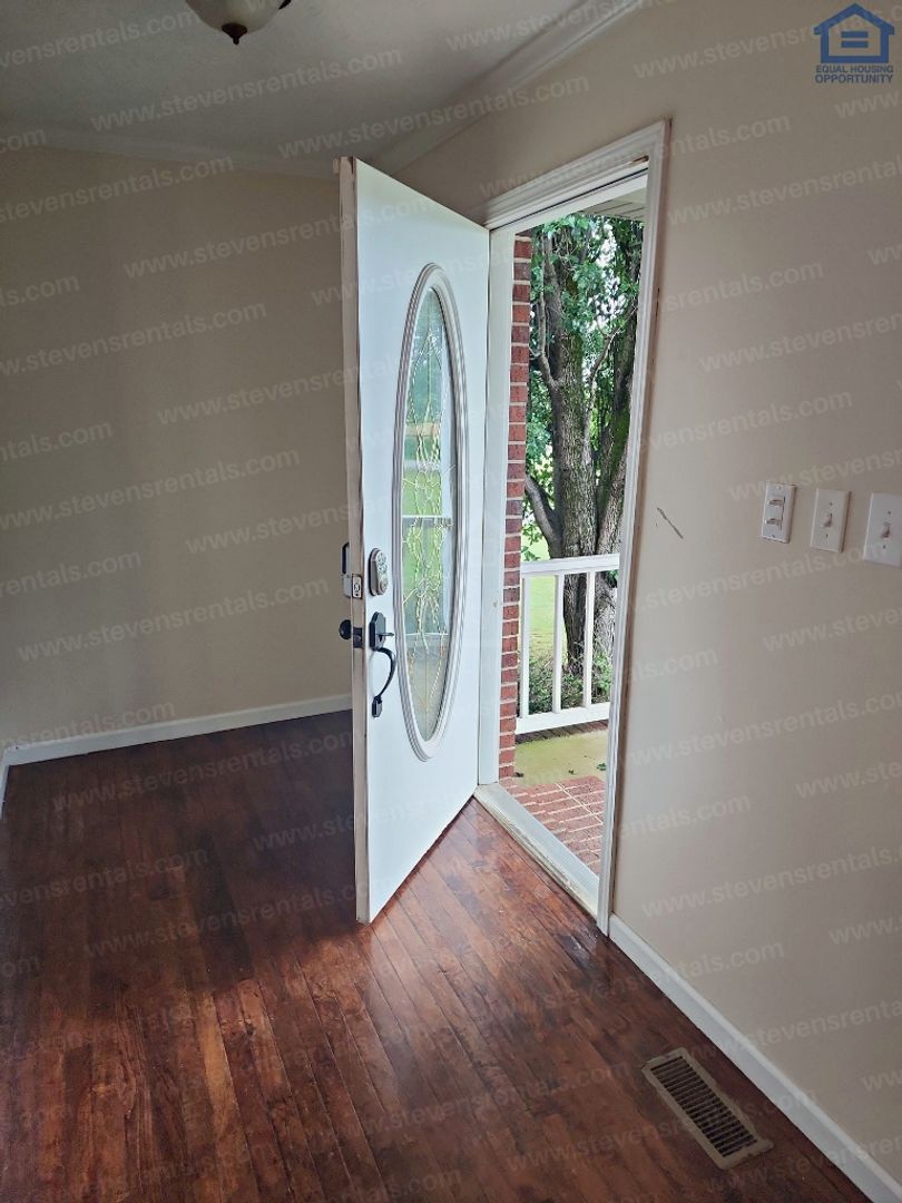 Building Photo - 515 Willis Martin Rd