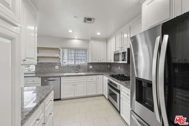 Building Photo - 1820 Benecia Ave