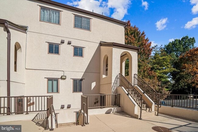 Building Photo - 8934 Battery Pl