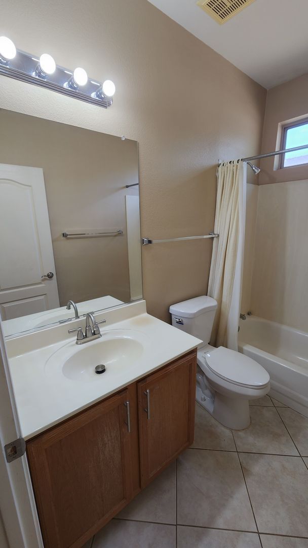 Building Photo - 3 Bedroom Home in Dobson Place Community N...